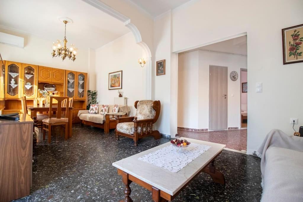 Vintage Charm Apt Near Centre Iraklio Exterior foto